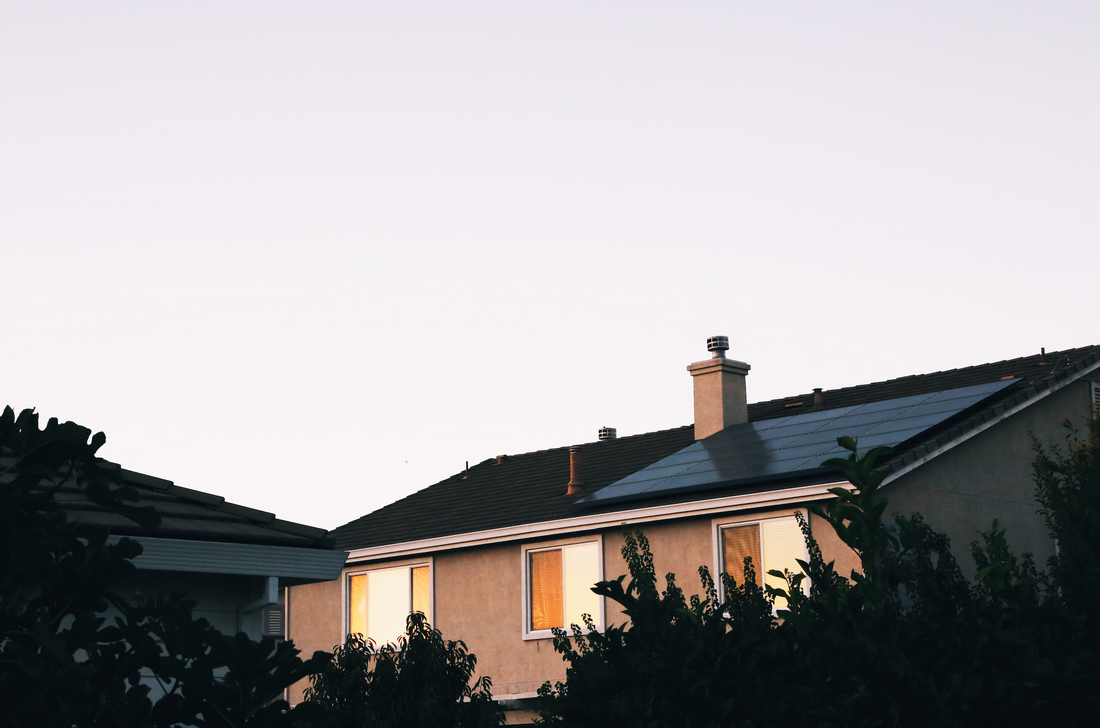 Understanding the differences between On-grid, Off-grid (Hybrid), and On-grid Solar Inverters with Energy Storage Systems
